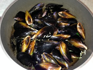 Mussels ready to be steamed